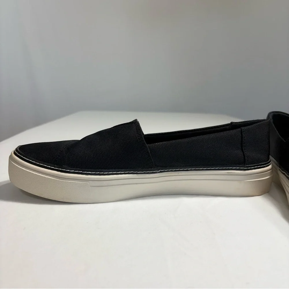 Toms Women's Parker Slip On Sneaker Shoe Texture Fabric Black‎ Size 7.5